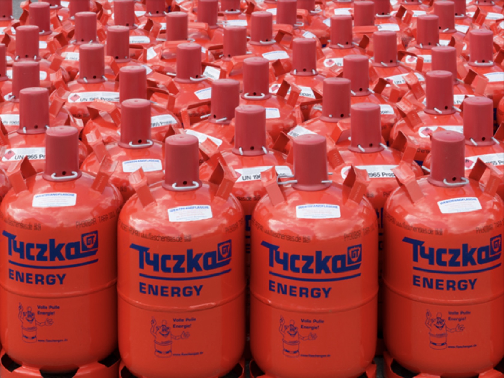 Rote Tyczka Energy Propangasflaschen – Flaschengas bei Trinkl in Dachau